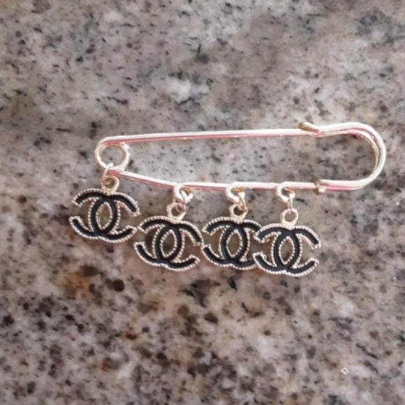 Fashion Pins & Brooches - Picture 4 of 10